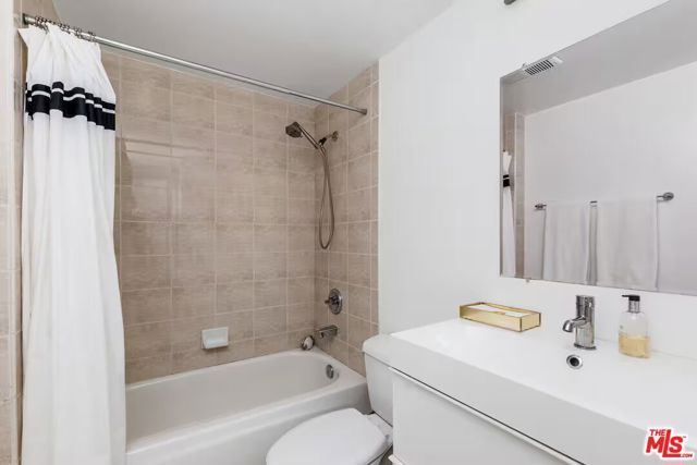 2960 Neilson Way 203, Santa Monica, CA 90405