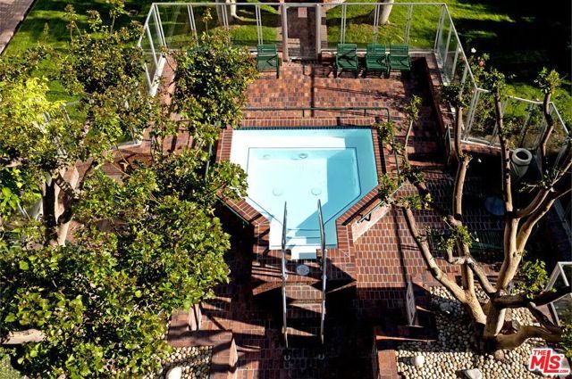 2960 Neilson Way 203, Santa Monica, CA 90405