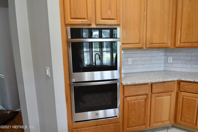 925 LOTUS Lane S, Jacksonville, FL 32259