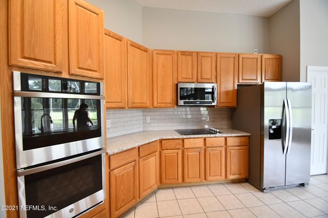 925 LOTUS Lane S, Jacksonville, FL 32259