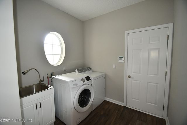 925 LOTUS Lane S, Jacksonville, FL 32259