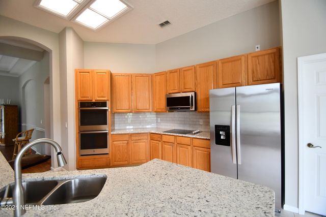 925 LOTUS Lane S, Jacksonville, FL 32259