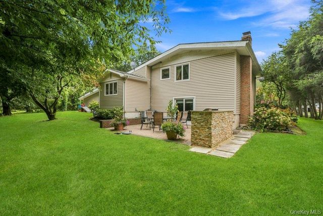 11 Laurie Place, Glen Cove, NY 11542