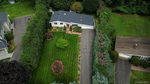11 Laurie Place, Glen Cove, NY 11542