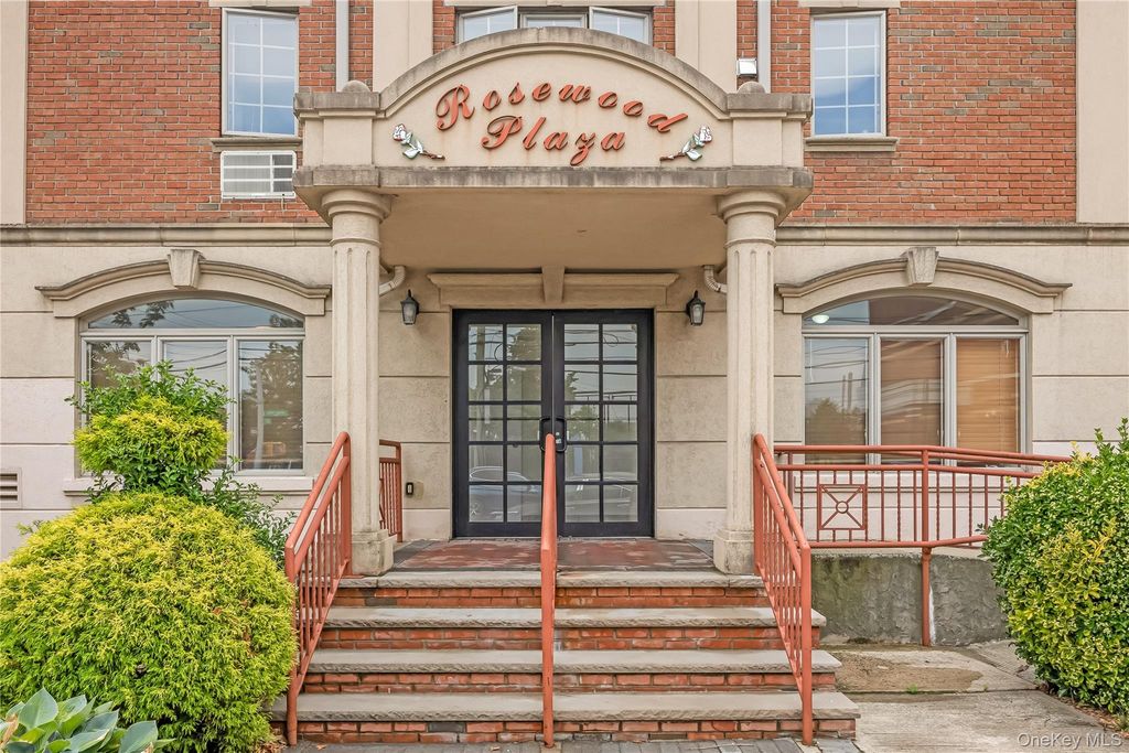 66-06 70th Street R5, Middle Village, NY 11379 — photo 3