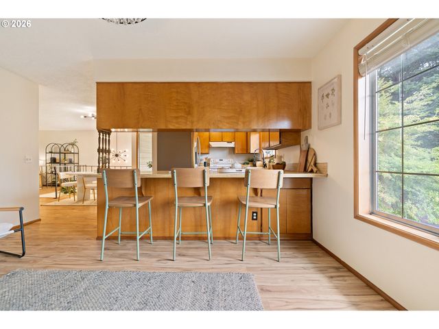 15045 Ne ROSE Pkwy, Portland, OR 97230