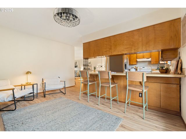 15045 Ne ROSE Pkwy, Portland, OR 97230