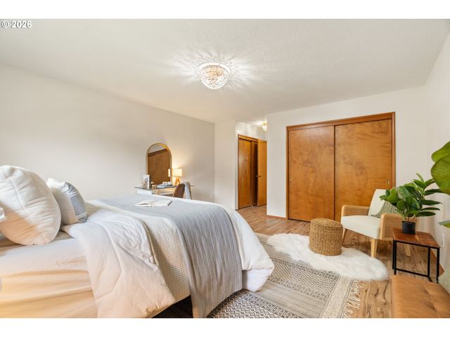 15045 Ne ROSE Pkwy, Portland, OR 97230