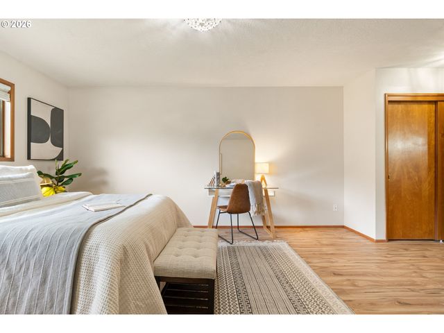 15045 Ne ROSE Pkwy, Portland, OR 97230