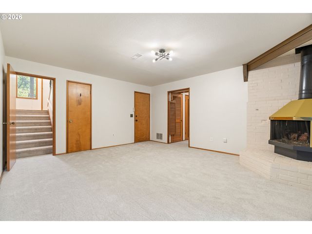15045 Ne ROSE Pkwy, Portland, OR 97230