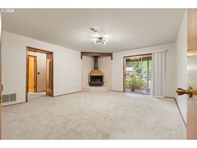 15045 Ne ROSE Pkwy, Portland, OR 97230