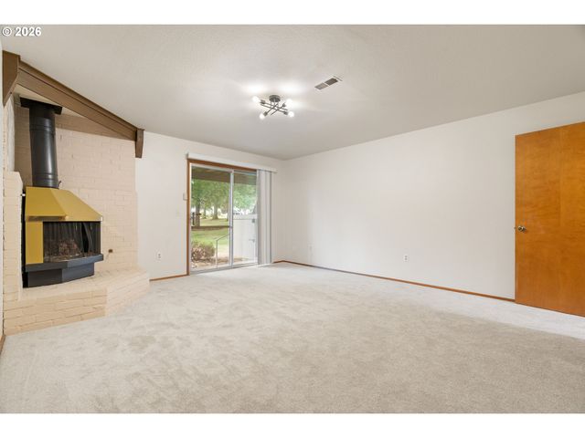 15045 Ne ROSE Pkwy, Portland, OR 97230