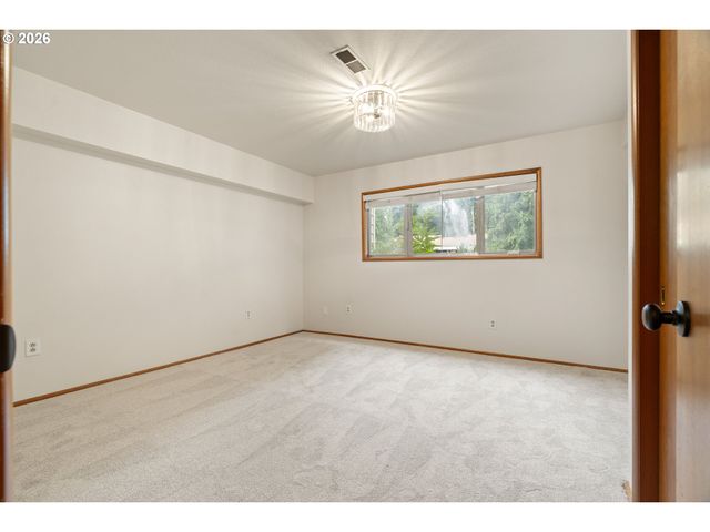 15045 Ne ROSE Pkwy, Portland, OR 97230