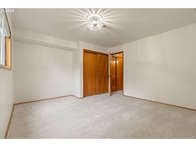 15045 Ne ROSE Pkwy, Portland, OR 97230