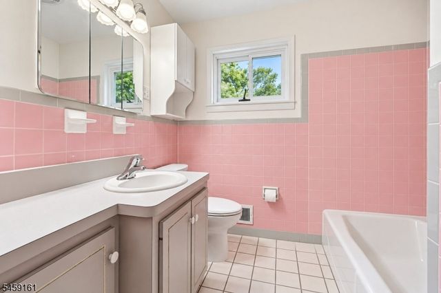 143 S Martine Ave, Fanwood Boro, NJ 07023