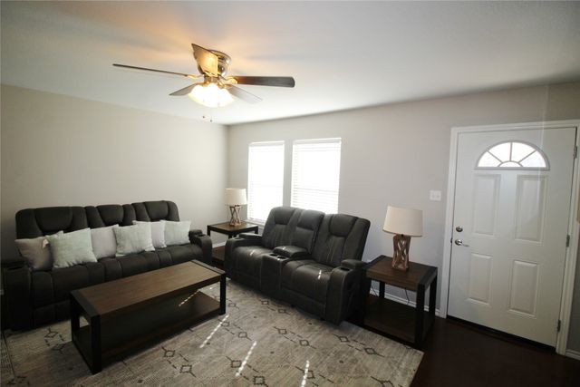 309 E 2nd Street, Maypearl, TX 76064