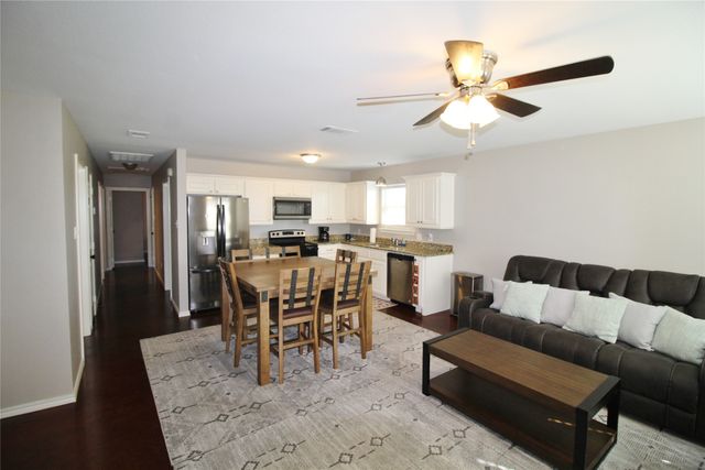 309 E 2nd Street, Maypearl, TX 76064