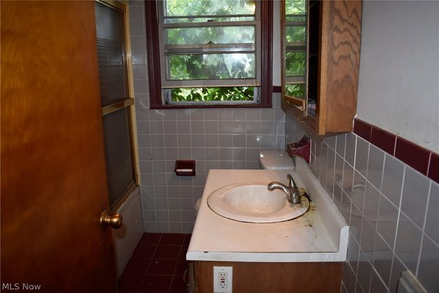 106 S Beverly Avenue, Youngstown, OH 44515