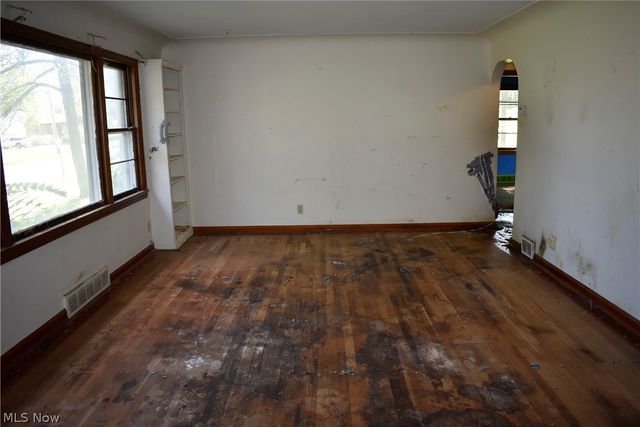 106 S Beverly Avenue, Youngstown, OH 44515