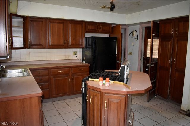 106 S Beverly Avenue, Youngstown, OH 44515