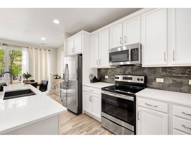 398 Chipman Dr, Windsor, CO 80550
