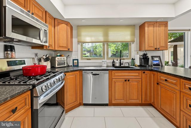 1409 CHANTICLEER DR, Cherry Hill, NJ 08003
