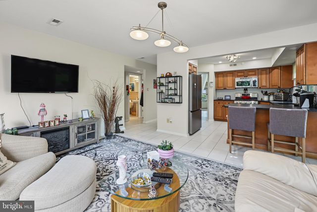 1409 CHANTICLEER DR, Cherry Hill, NJ 08003