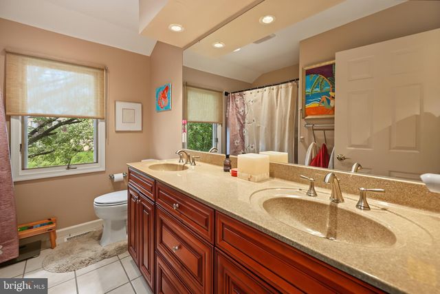 1409 CHANTICLEER DR, Cherry Hill, NJ 08003