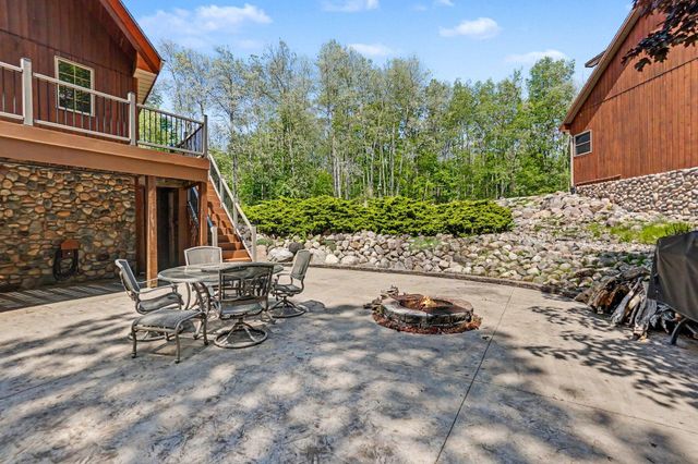 2000 Granada Court, Weidman, MI 48893