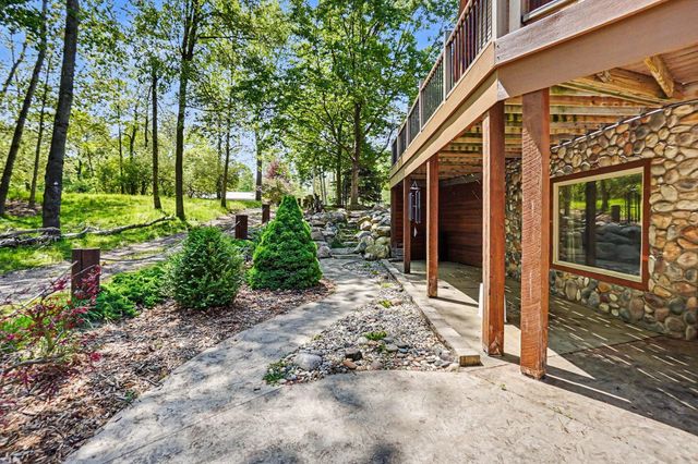 2000 Granada Court, Weidman, MI 48893