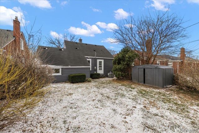 21625 Trombly Street, St. Clair Shores, MI 48080