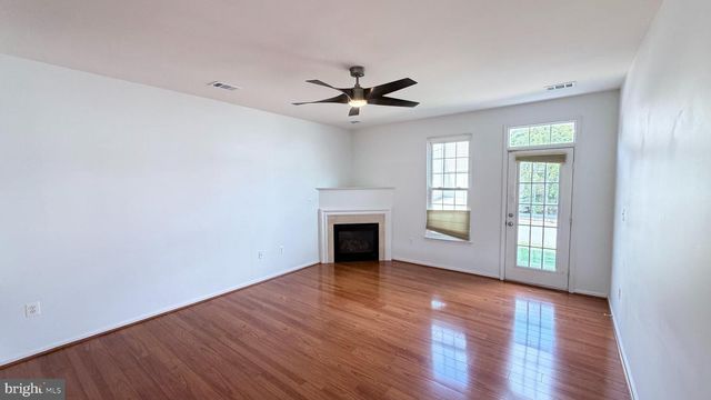 20965 KITTANNING LN, Ashburn, VA 20147