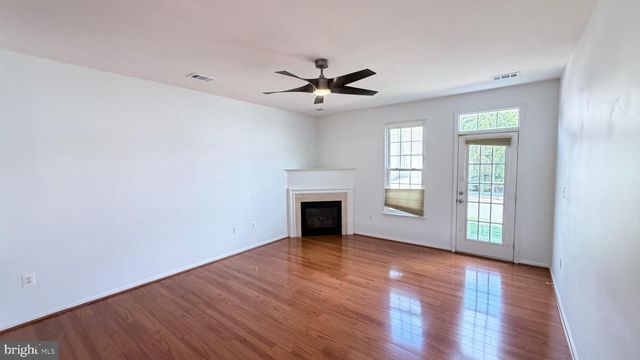 20965 KITTANNING LN, Ashburn, VA 20147