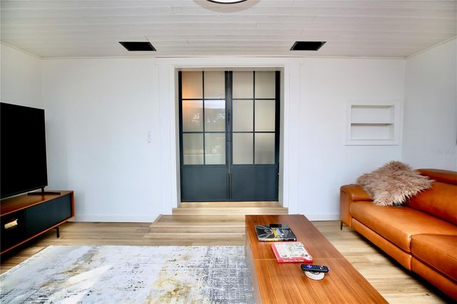 4304 S THATCHER AVENUE, Tampa, FL 33611