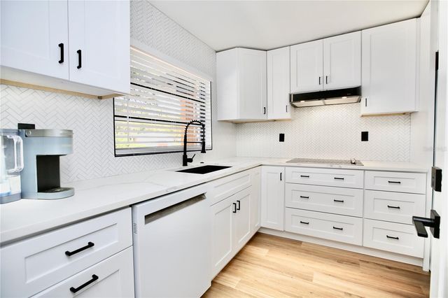 4304 S THATCHER AVENUE, Tampa, FL 33611