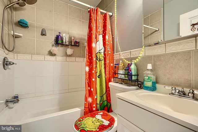 6 AVENAL RD, Baltimore, MD 21221