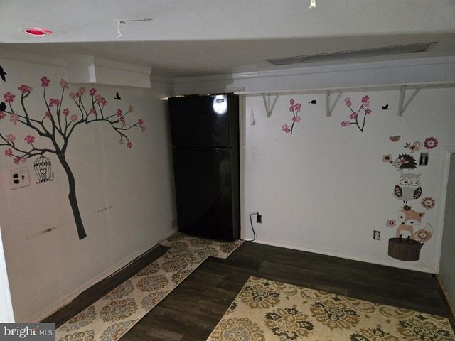 6 AVENAL RD, Baltimore, MD 21221