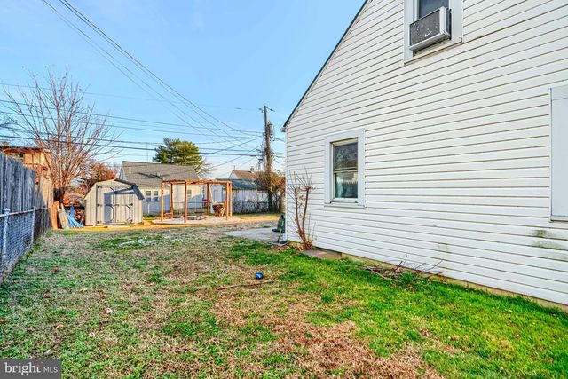 6 AVENAL RD, Baltimore, MD 21221