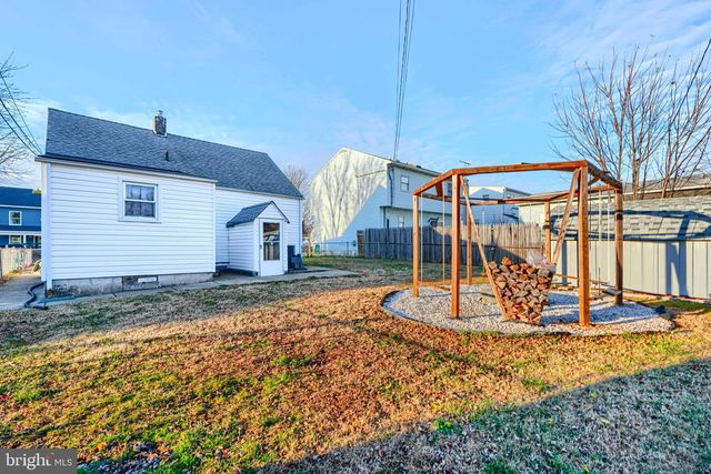 6 AVENAL RD, Baltimore, MD 21221