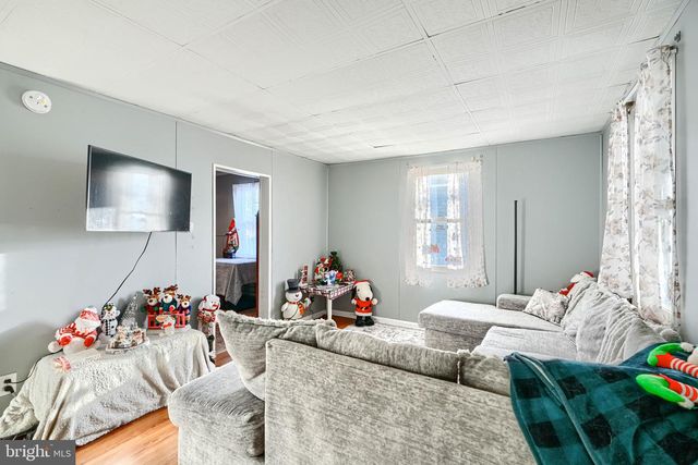 6 AVENAL RD, Baltimore, MD 21221