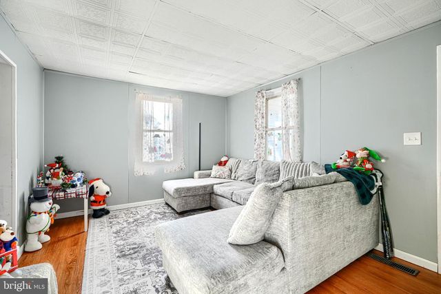 6 AVENAL RD, Baltimore, MD 21221