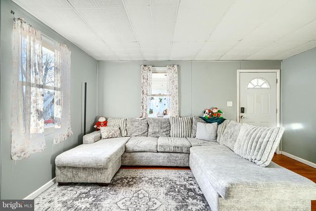 6 AVENAL RD, Baltimore, MD 21221