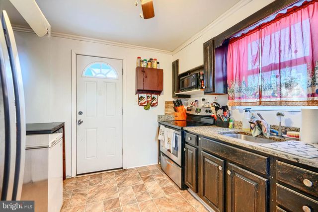 6 AVENAL RD, Baltimore, MD 21221