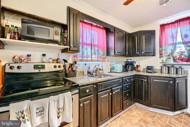 6 AVENAL RD, Baltimore, MD 21221