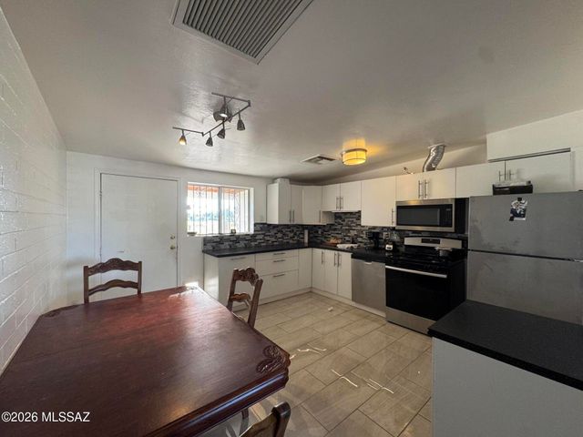 3342 S Lloyd Vista, Tucson, AZ 85713