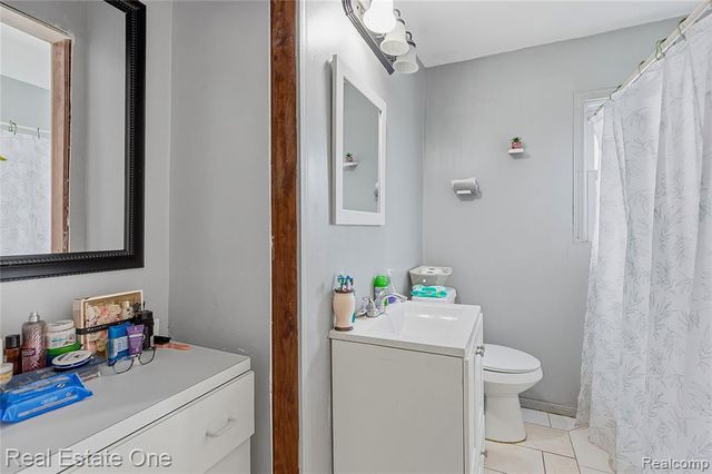 131 N Josephine Avenue, Waterford, MI 48328