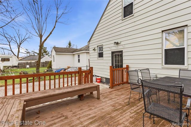 131 N Josephine Avenue, Waterford, MI 48328