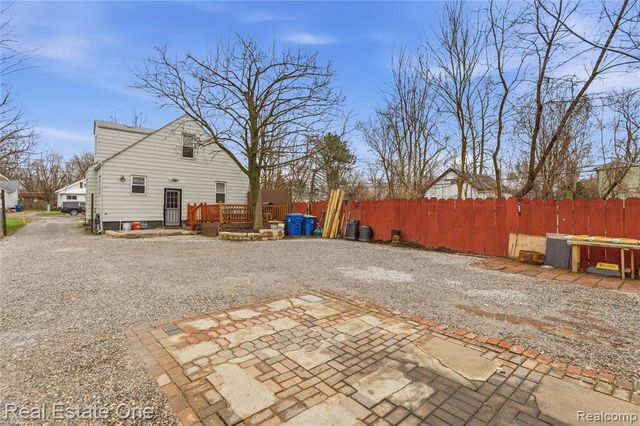 131 N Josephine Avenue, Waterford, MI 48328