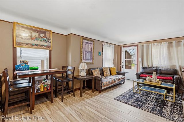 131 N Josephine Avenue, Waterford, MI 48328