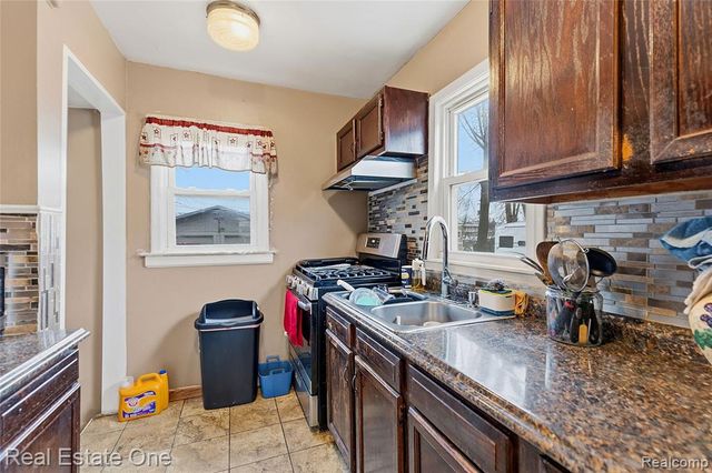 131 N Josephine Avenue, Waterford, MI 48328
